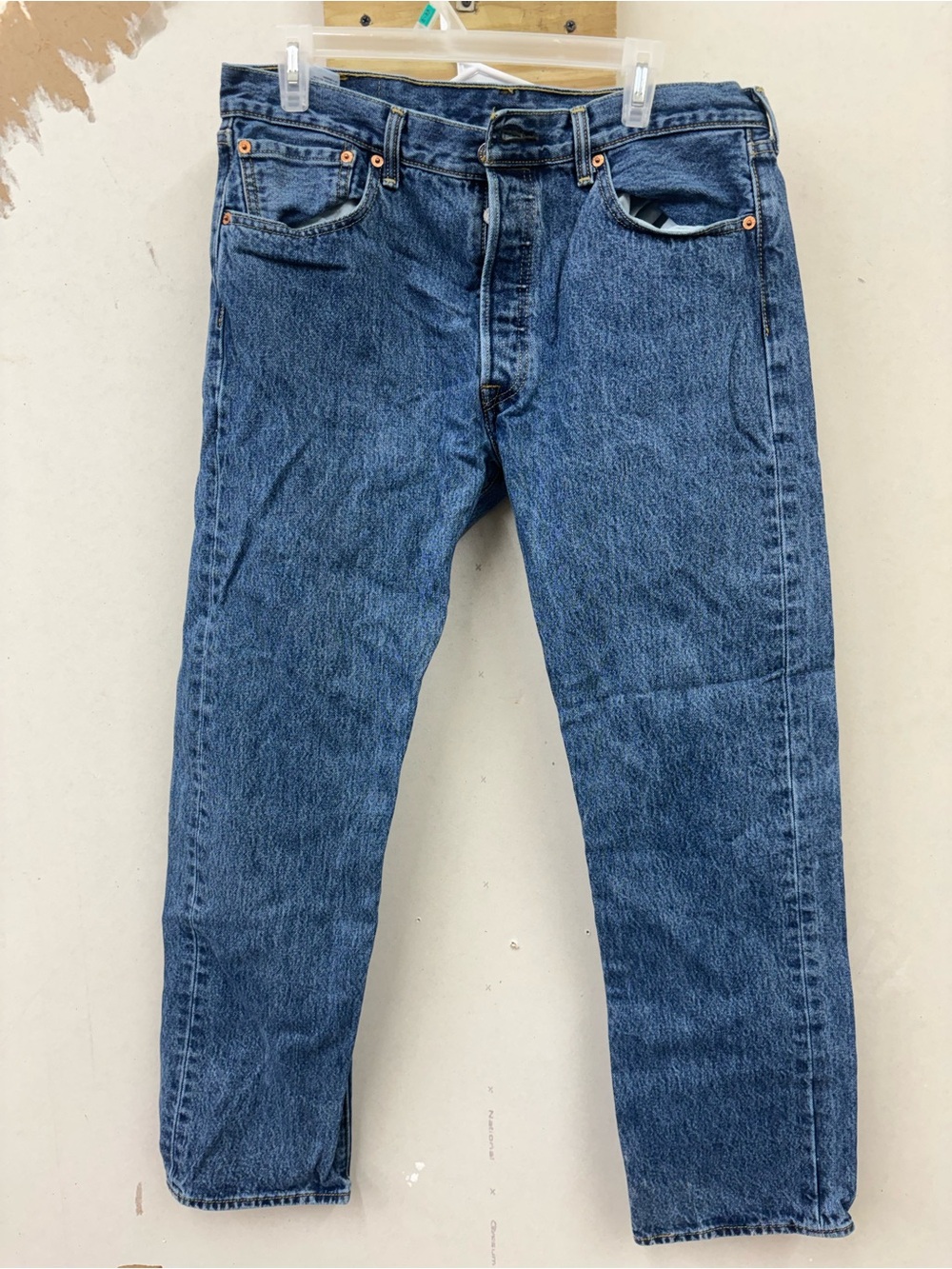 Vtg Levi’s 501 button fly jeans size 34X30 (0193)